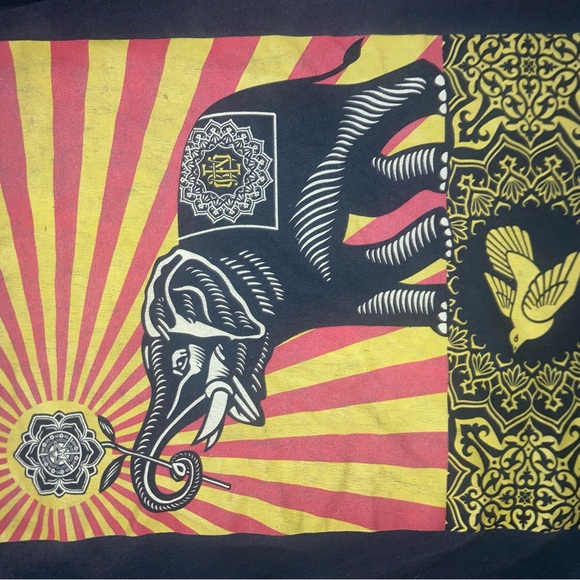 graphic tee - Picture 2 of 3